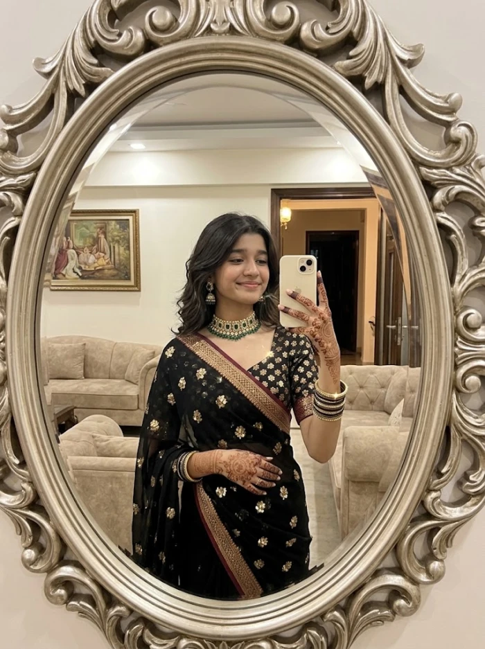 Black Saree Festive Mirror Selfie Look