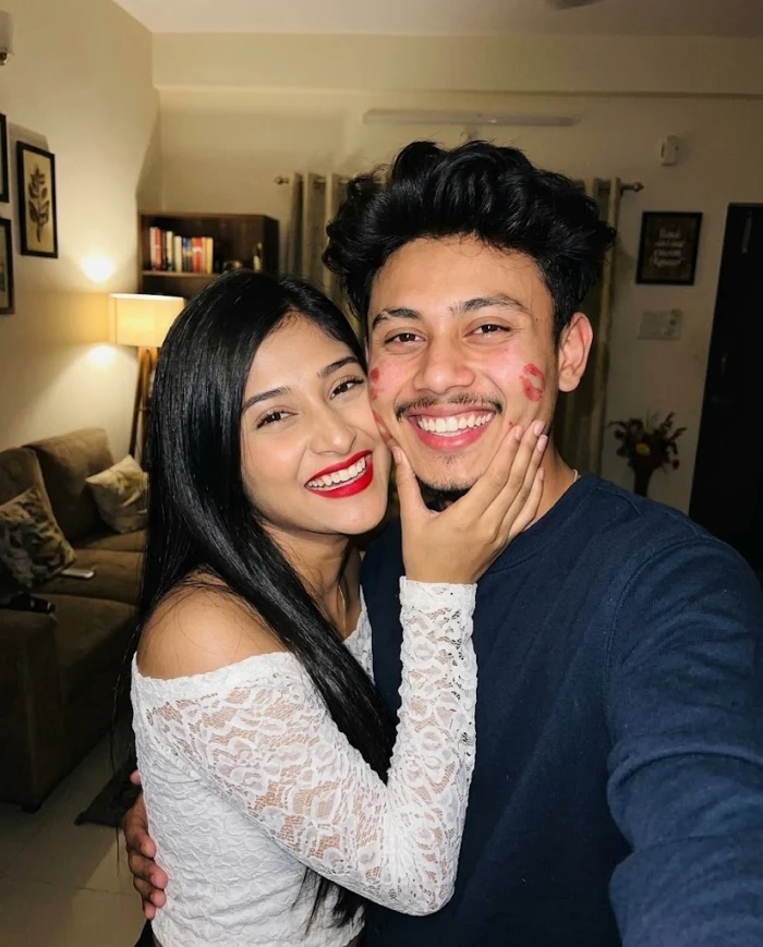 Lipstick Kiss Couple Selfie sample
