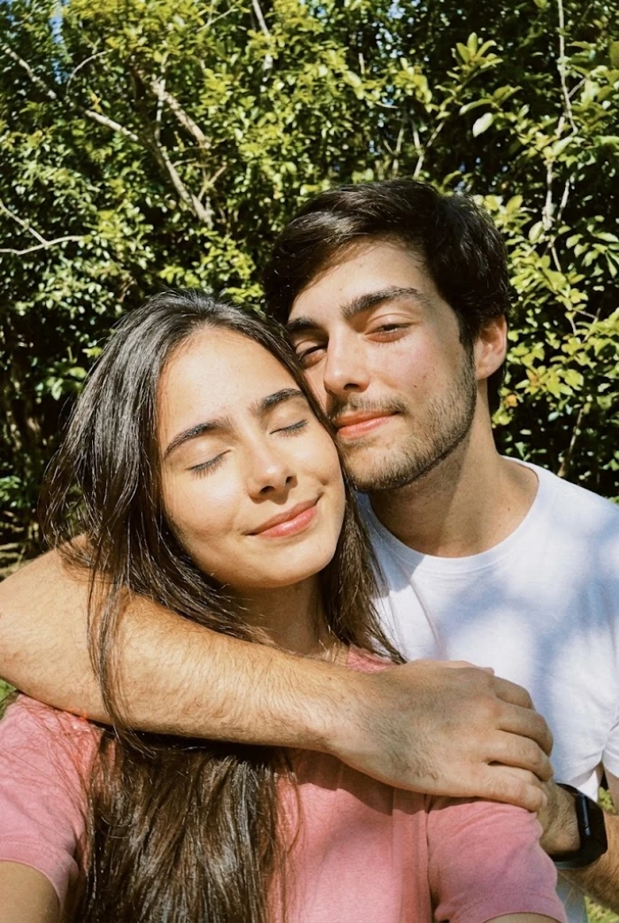Sun-Kissed Couple Selfie Look sample